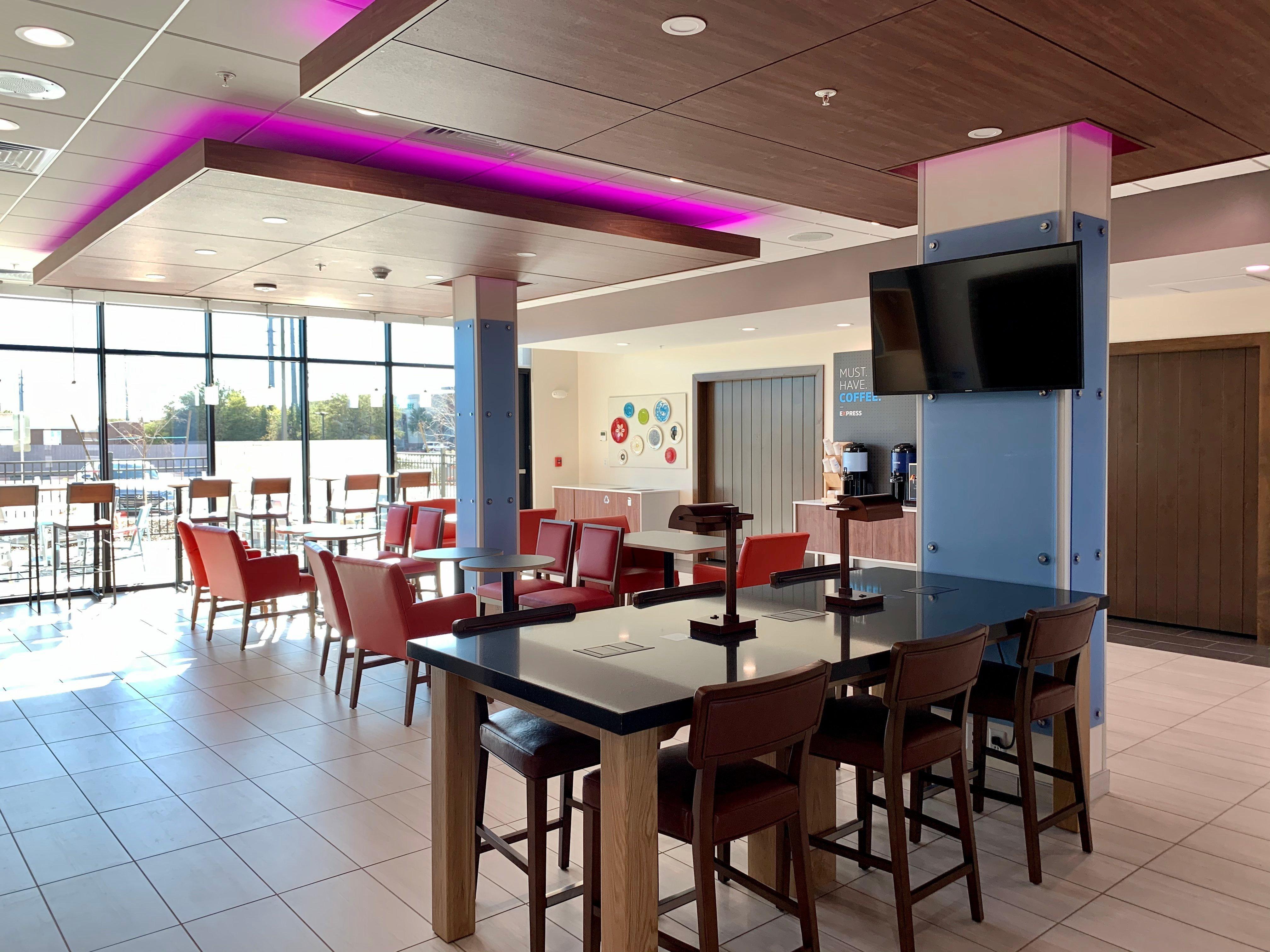 Holiday Inn Express & Suites - Phoenix North - Happy Valley By Ihg Exterior foto